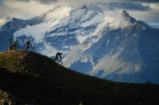 MOUNTAIN BIKE